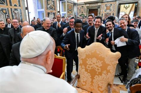 Il Papa Incontra I Comici E Le Comiche Di Tutto Il Mondo