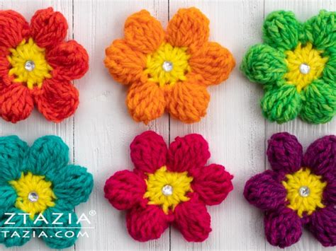 How to Crochet a Flower Border Edging - Naztazia