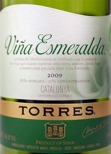 Torres Vina Esmeralda's moscato-gewurtraminer blend not sweet, an ...