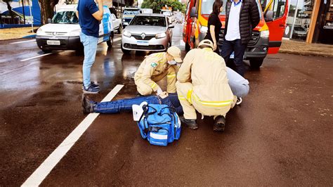 Motociclista Atropela Pedestre No Centro E Fica Ferida Ao Sofrer Queda