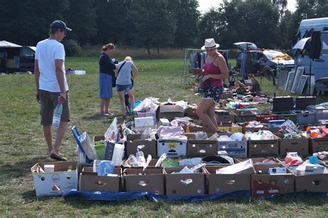 Pchli targ czyli wyprzedaż garażowa w podbydgoskich Przyłękach