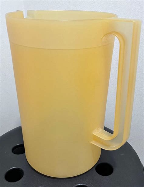 Tupperware 1 Gallon Water Pitcher Dispenser Jug Container Furniture