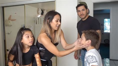 TXUNAMY GETS HER BELLY PIERCED PRANK ON DAD Familia Diamond Y