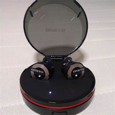 ONKYO - onkyo ワイヤレスイヤホン w800btbの通販 by いと's shop｜オンキョーならラクマ