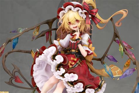 『東方project』フランドール・スカーレットが描き下ろしイラストを元に立体化。特徴的な羽はクリアパーツで宝石のようなきらめきを演出