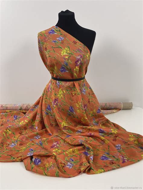 117401 плательный шелк ткань с цветами натуральный шелк италия ткань ...