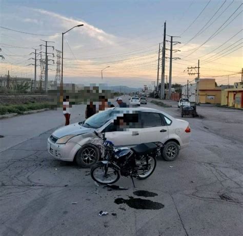 Automóvil Choca Con Moto En El Bulevar Jabonoso De Gómez Palacio