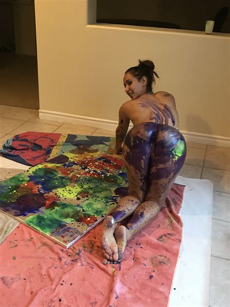 MIX De La MILF Latina Isis Love 0348396 Painting Naked Yesterday Was Amazing Here Are