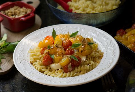 Fideos Con Salsa De Tomates Asados En Minutos Y Sin Gas Mi