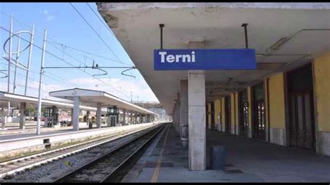 Annunci Alla Stazione Di Terni Youtube