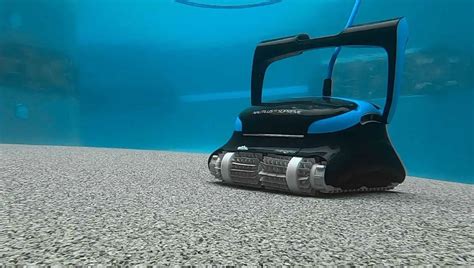 Can You Leave A Robotic Pool Cleaner In The Pool - Little Robot Shop