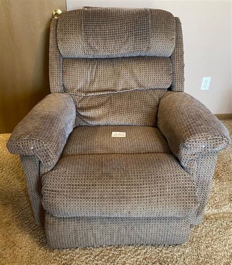 Lazy Boy Recliner | EstateSales.org