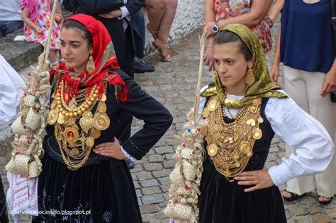 O Traje E O Ouro Nas Festas E Romarias De Viana Trajes Viana Do