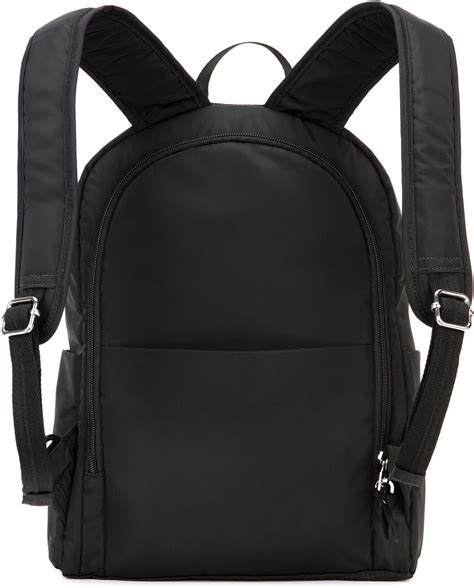 Les styles assortis Pacsafe Stylesafe Sac à dos 12l noir ajoutent une