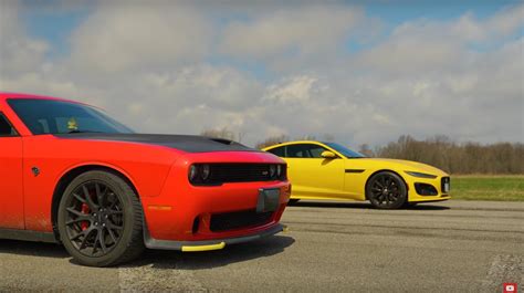 Drag Race Jaguar F Type R And Dodge Challenger Srt Hellcat Engage In