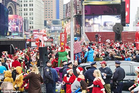 Nycs Notorious Santacon Known For Its Booze Fueled Antics Is Canceled