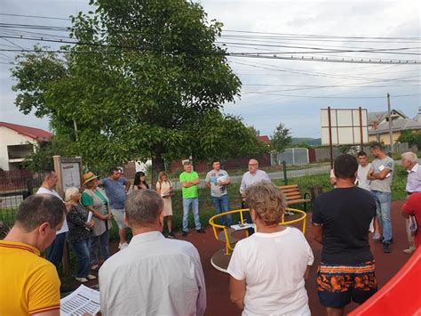 Primarul Comunei Bascov In Teren Pentru A Afla Doleantele Cetatenilor