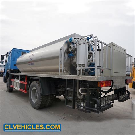 HOWO 10000liter Asphalt Bitumen Spray Truck China Asphalt Distributor