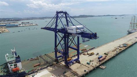 New STS Crane at Batu Ampar port