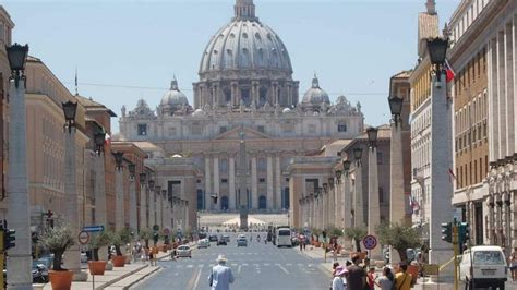 El Vaticano Impone Dos Años Y Medio De Prisión A Un Sacerdote Por