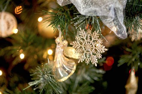 What Is The Best Way To Store Christmas Ornaments at Tia Thomas blog