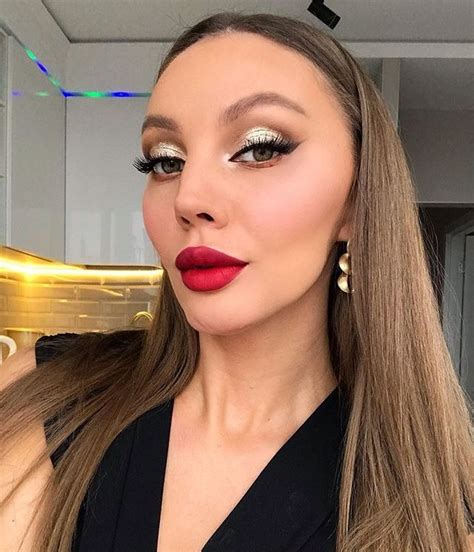 Pin By On Bob Hairstyles Beauty Nude Lipstick