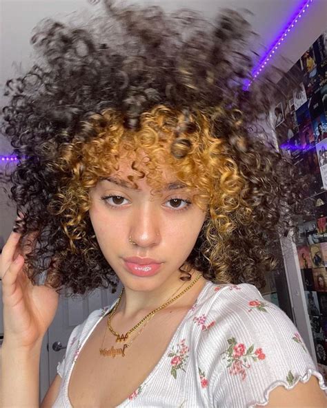 𝓓𝓸𝓼𝓮𝓸𝓯𝓭𝓲𝓸𝓻 Highlights Curly Hair Dyed Curly Hair Natural Hair Styles