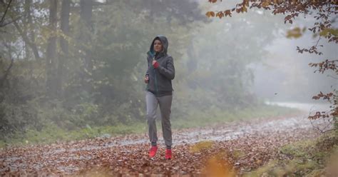 Gemotiveerd Blijven Om Buiten Te Sporten Tijdens Herfstweer Go Dare