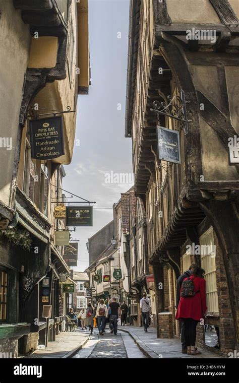 The Shambles Street In York Medieval Street Stock Photo Alamy