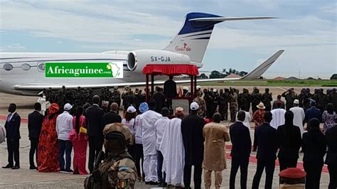 Direct A Roport Ast Lavion Transportant Le Pr Sident Doumbouya A