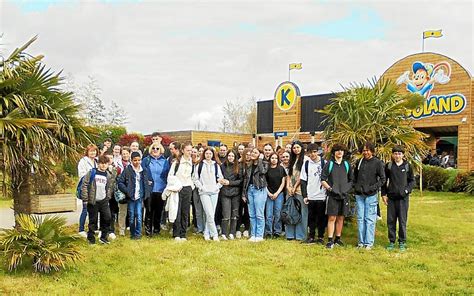 Une journée à Kingoland pour 45 jeunes de Plouguernével avec le CCAS