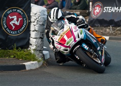 Five star performance from Isle of Man TT winner Michael Dunlop - Isle ...