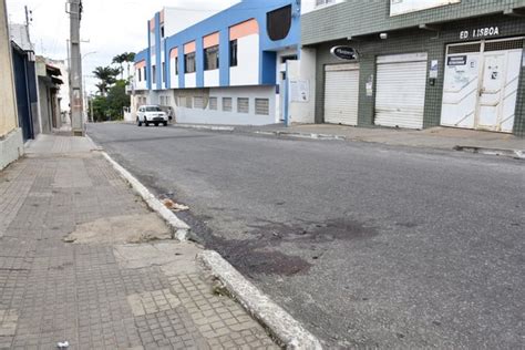 Homicídio Na Rua Dos Andrades Marcas De Sangue Sinalizam A Violência