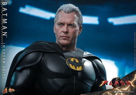 Galer A Hot Toys Batman Modern Suit Scale Figure Image Gallery