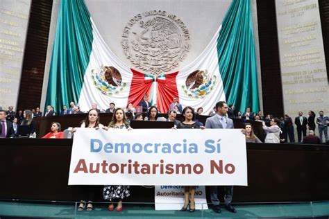 Sexto Año De Deterioro De La Democracia En México The Economist