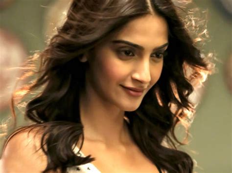 Sonam Kapoor News | Sonam Kapoor In Khoobsurat | Sonam Kapoor - Filmibeat