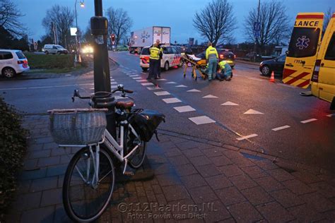 Fietsster Gewond Na Aanrijding Met Auto Op Lorentzkade Haarlem Nl