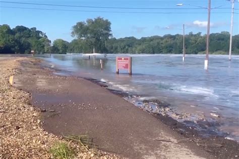 Thousands Left Without Water After Mississippi Water Plant Fails