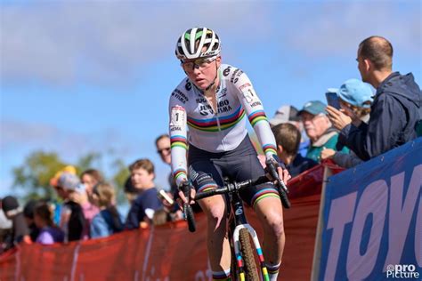 Fem Van Empel S Very Busy Cyclocross Schedule Until The End Of Is