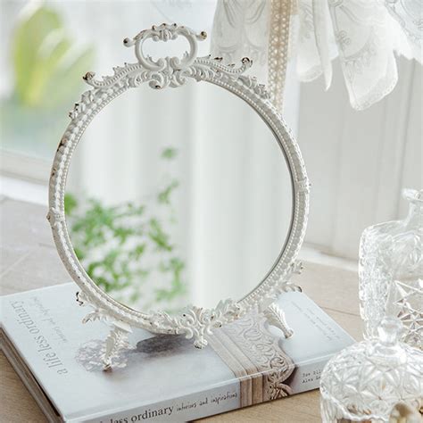 Retro Vanity Mirror - Alloy - White - ApolloBox