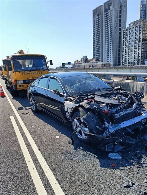 快訊國1北向林口交流道轎車追撞「車頭全爛」！占用2車道、車流回堵5公里 中天新聞網