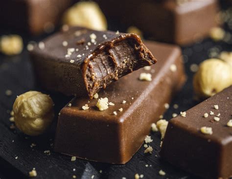 Vegansk fudge med choklad och nötsmör