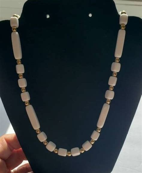 1970s Vintage Trifari White Gold Beaded Necklace Gem