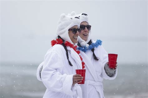 Photos: 2023 Chicago Polar Plunge – Chicago Tribune