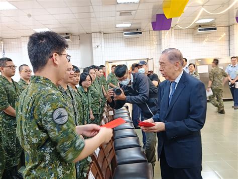 解放軍圍台軍演落幕 李棟樑立即慰問海、空軍偵搜部隊~ 即時 ~ 2024 05 30 1840 ~ 記者王烱華