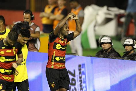 Vagner Love Assume Artilharia Do Sport E Volta A Marcar 15 Gols Em Uma