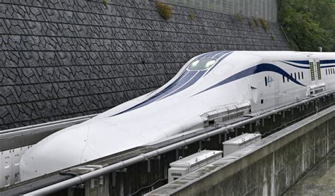 Jr Central Holds Test Ride Unveils Design Of Revised Maglev Train