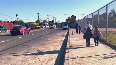 Retiran La Basura Y Los Campamentos De Indigentes Cerca De Dos Escuelas