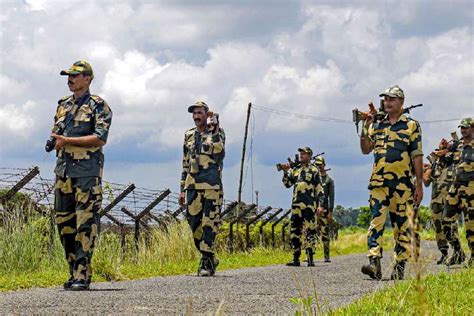 Border Security Force Bsf Four Bangladeshi Nationals Nabbed By