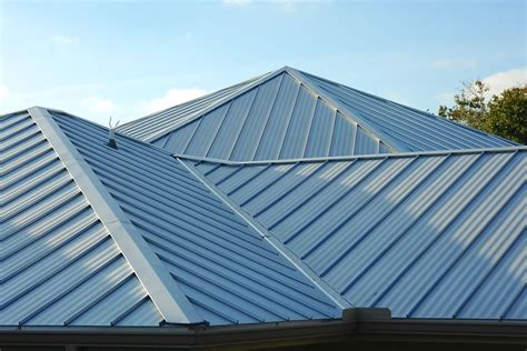 Understanding The Pros And Cons Of Standing Seam Metal Roofs